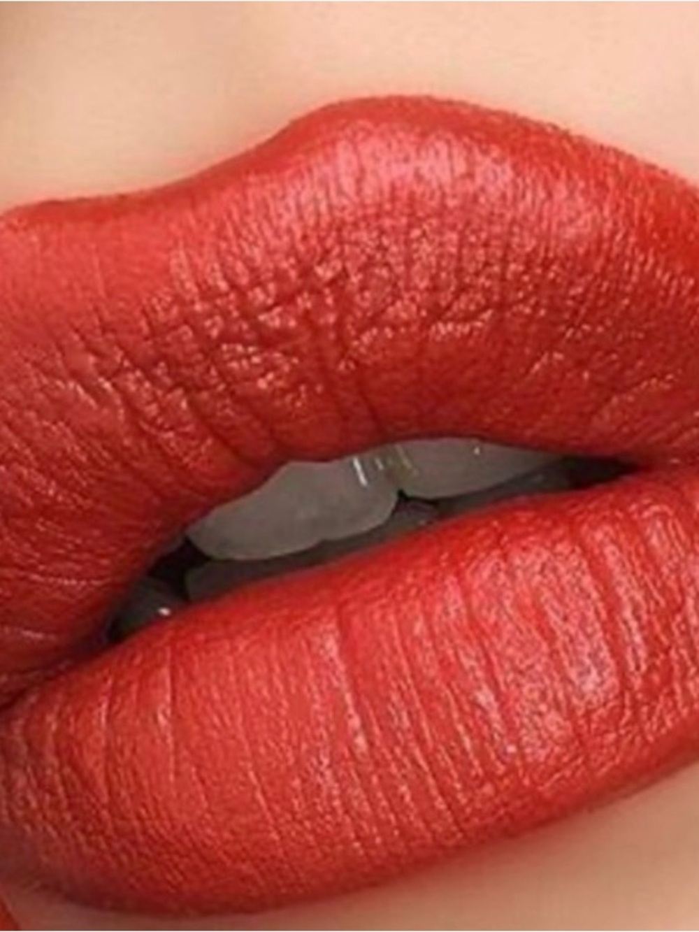 MAC "Aute Cuture" Collection
Chili Red Lipstick Limited
Edition - Picture 4 of 4